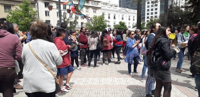Pobladores de San Bernardo salen a protestar exigiendo alimentación y vivienda