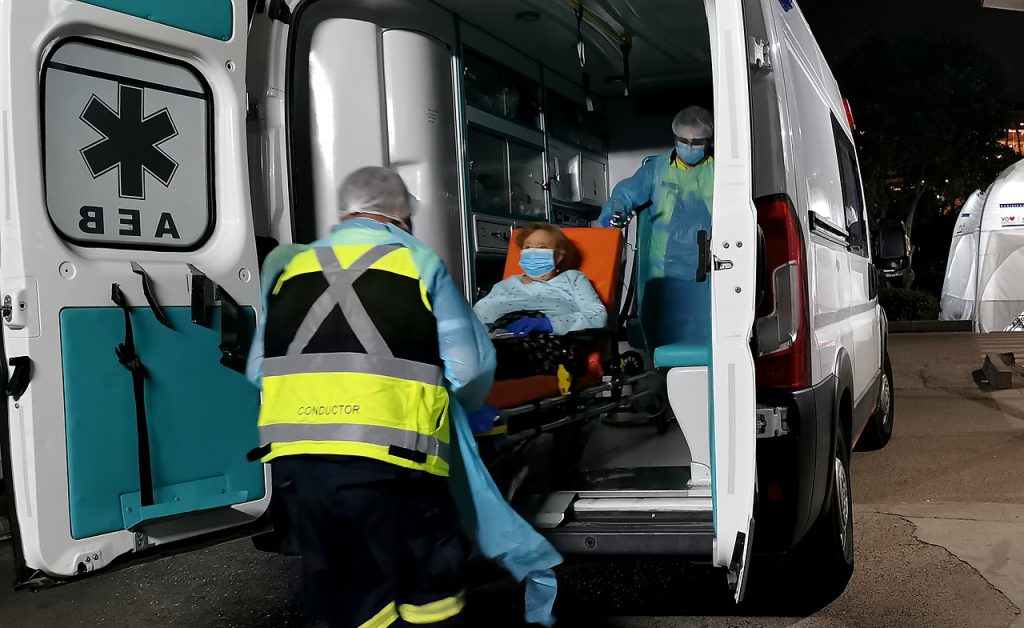La aterradora estadística que golpea al país: En Chile muere una persona cada 35 minutos por COVID-19