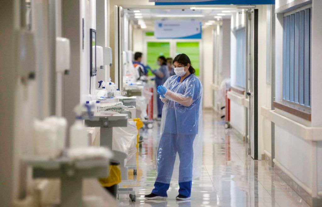 Sociedad Chilena de Medicina Intensiva reporta 87% de ocupación de camas para pacientes críticos en la R.M.
