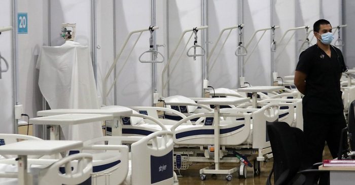 Se aplaza el peak: proyección de la Universidad de Chile estima 7 mil contagios diarios de Covid-19 para la primera semana de junio