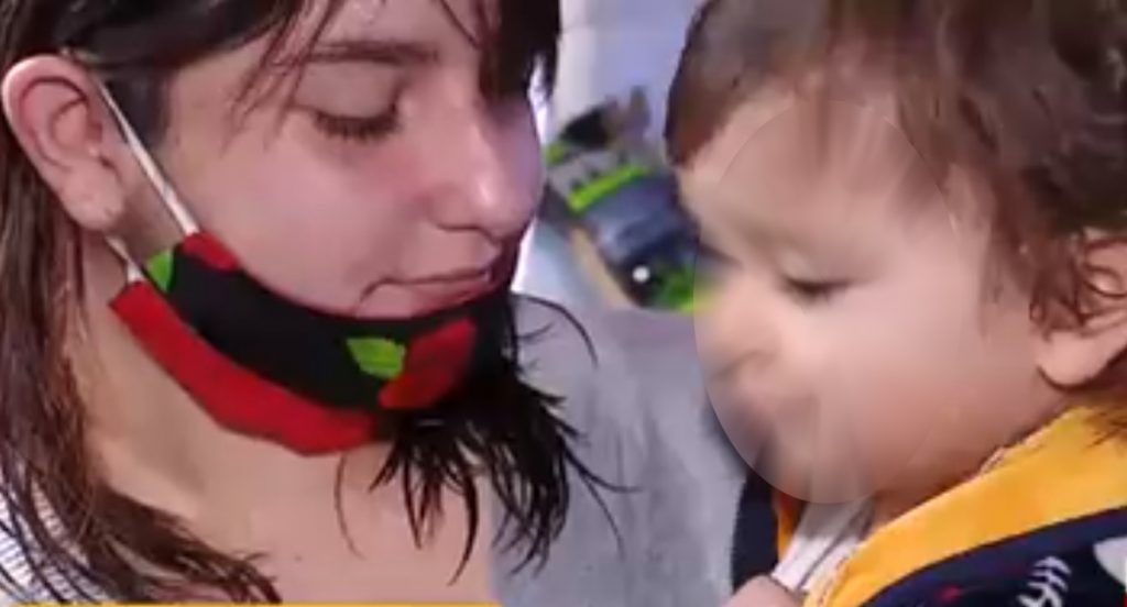 Ofrecimiento vacío: Joven madre que vendía su alimento para ayudar a su hijo recibió portazo del Minsal