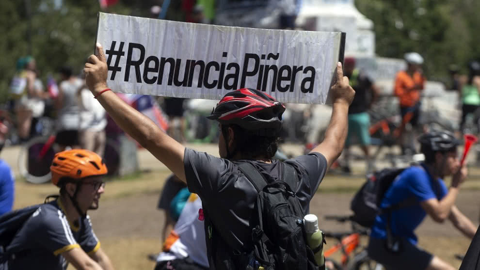 El gobierno llega a las conclusiones correctas por las razones equivocadas: el pueblo no cree en su democracia