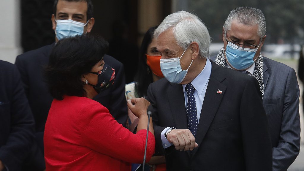 Chile: Los “paladines de la democracia” siguen pactando mientras el gobierno “gestiona” la muerte y el hambre