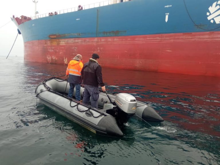 Zona de sacrificio: Bahía de Quintero sufre nuevo derrame de petróleo